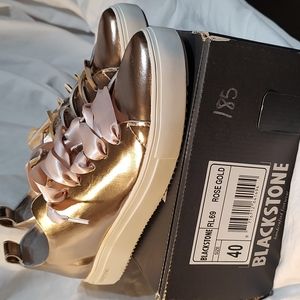 BLACKSTONE luxury rose gold leather sneakers